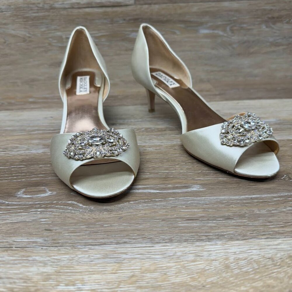 Badgley Mischka Cream Satin D'orsay Heels Women's Size 9 - Picture 6 of 7